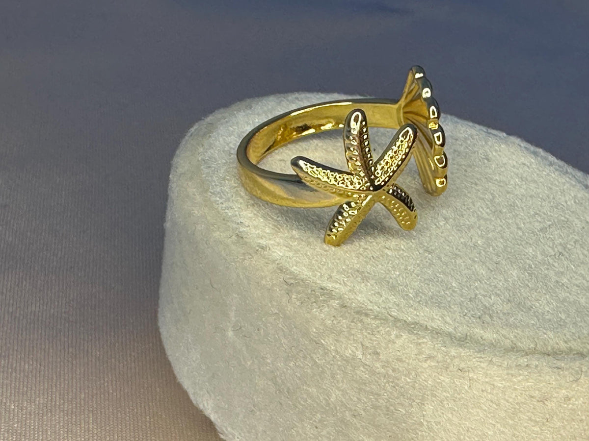 18K Gold Plated Starfish & Seashell Ring • Adjustable Stainless Steel Ring • Ocean Inspired Statement Jewelry