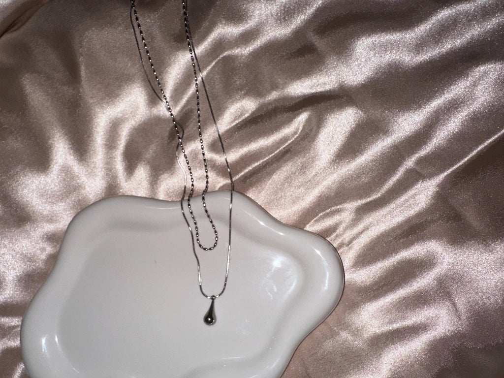 Stainless Steel Teardrop Pendant Necklace – Double Layer Minimalist Chain Jewelry