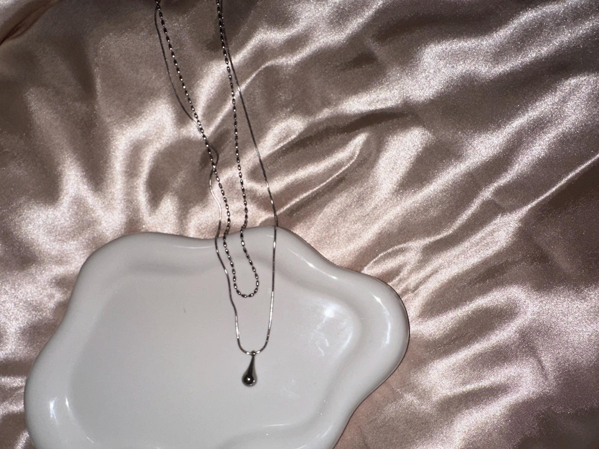 Stainless Steel Teardrop Pendant Necklace – Double Layer Minimalist Chain Jewelry