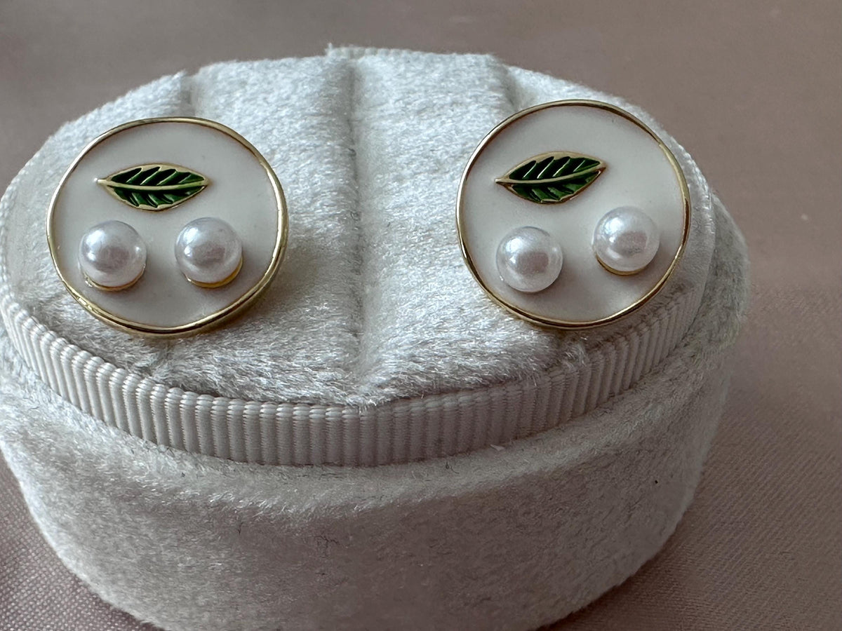18K Gold Plated Pearl Leaf Stud Earrings – Minimalist Nature Jewelry