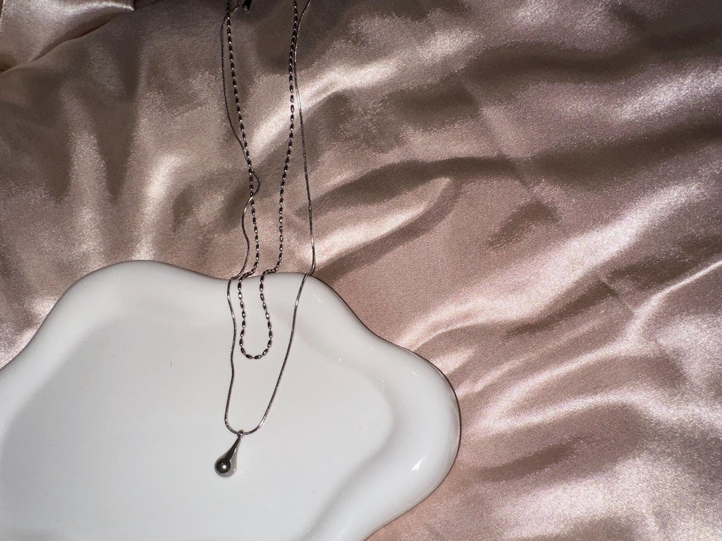 Stainless Steel Teardrop Pendant Necklace – Double Layer Minimalist Chain Jewelry
