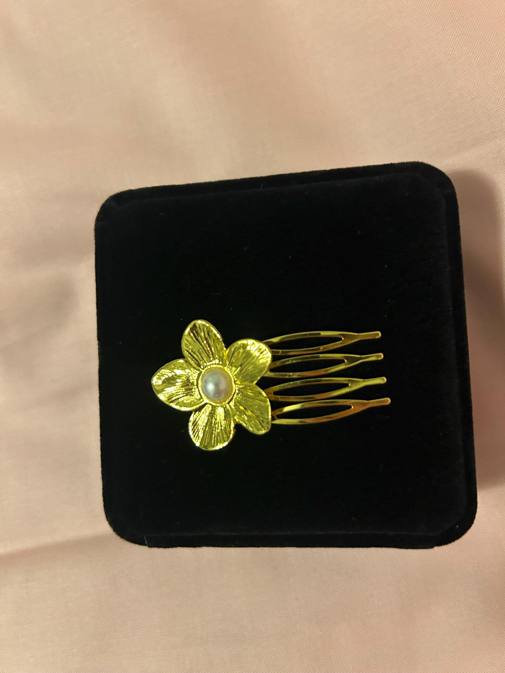 18K Gold Flower Hair Comb with Pearl | Minimalist Floral Wedding Accessory
