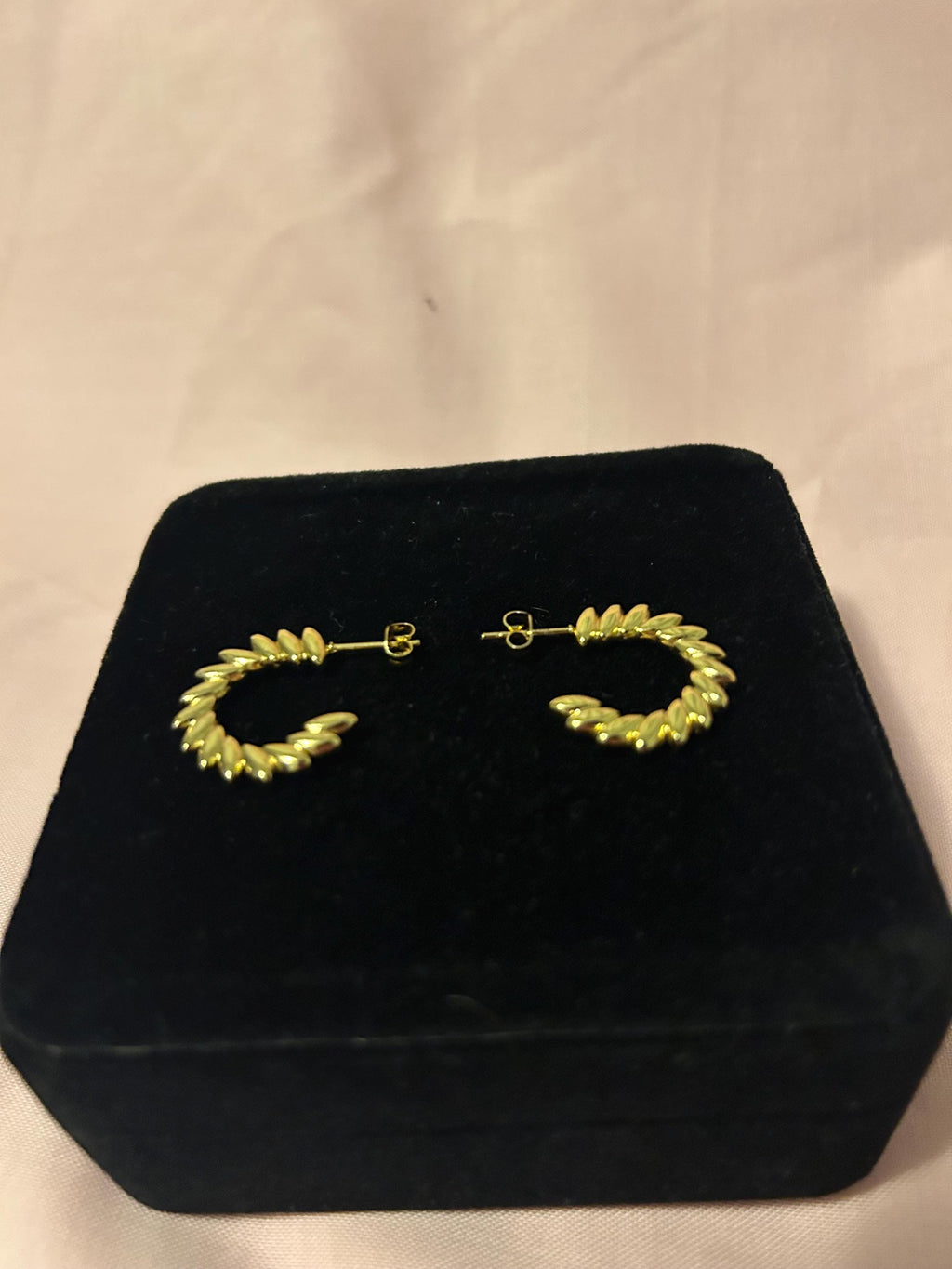 Textured 18K Gold Plated Hoop Earrings – Twisted Minimalist Statement Jewelry