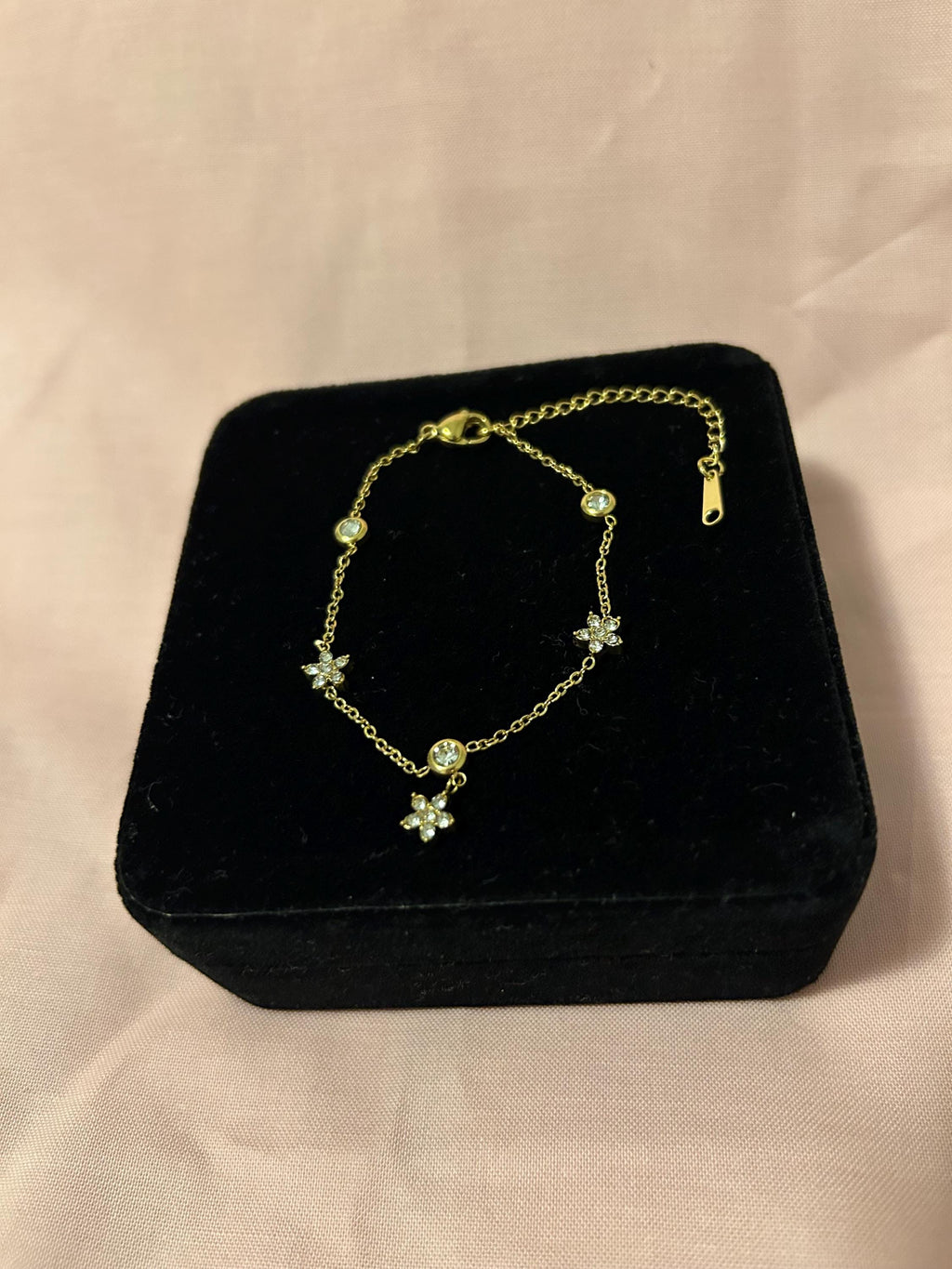 18K Gold Plated Flower Bracelet with CZ Stones – Adjustable Stainless Steel Chain