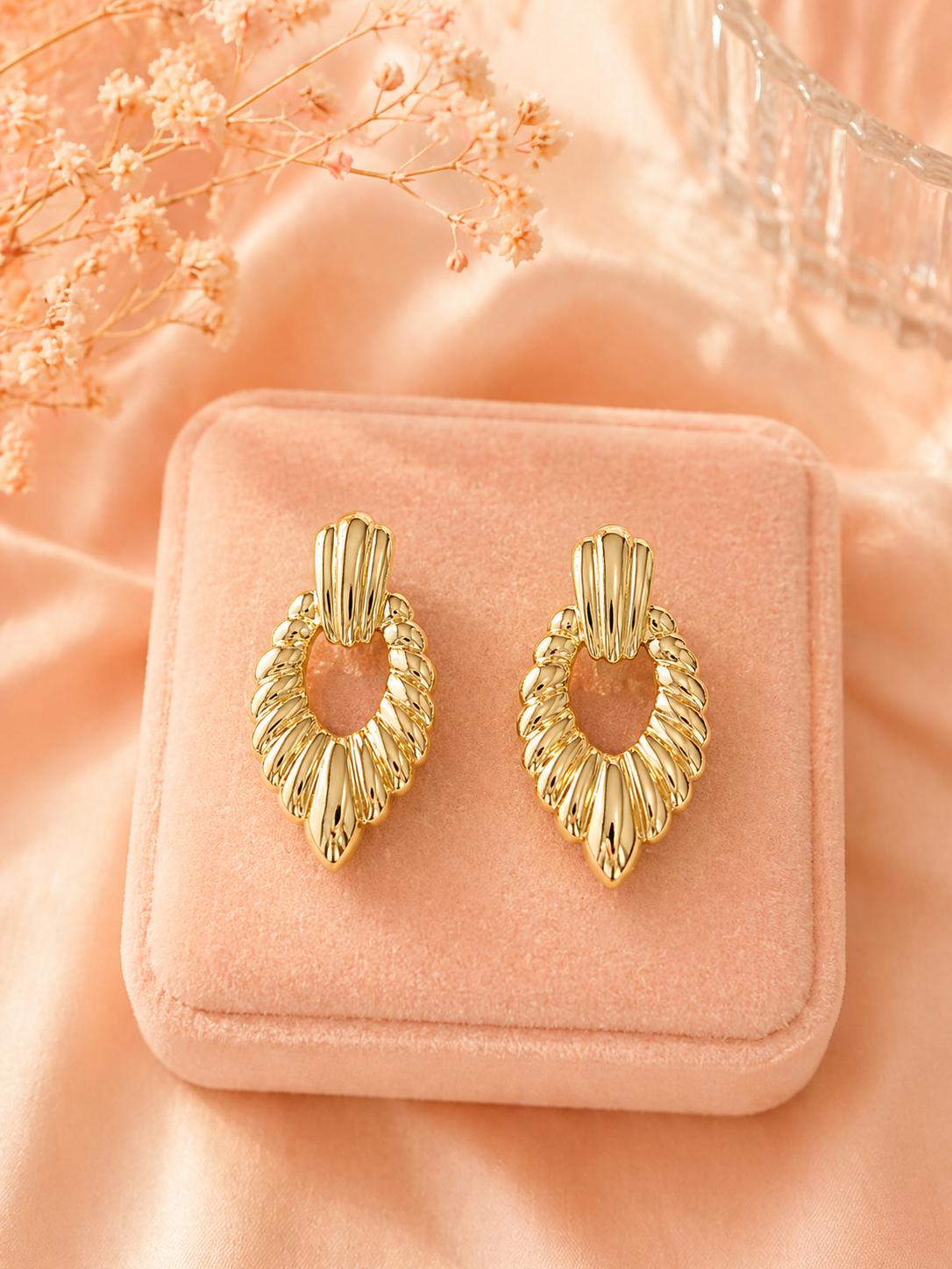 18K Gold Plated Oval Drop Earrings, Vintage Style Statement Dangle Jewelry
