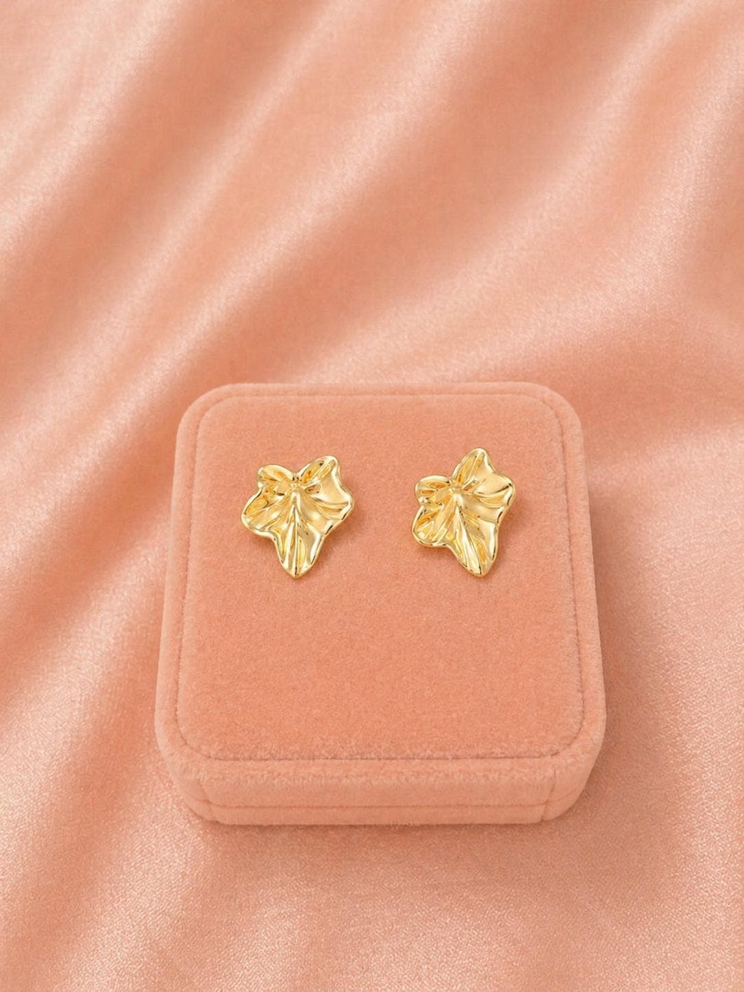 18K Gold Plated Flower Stud Earrings – Minimalist Floral Stainless Steel Jewelry