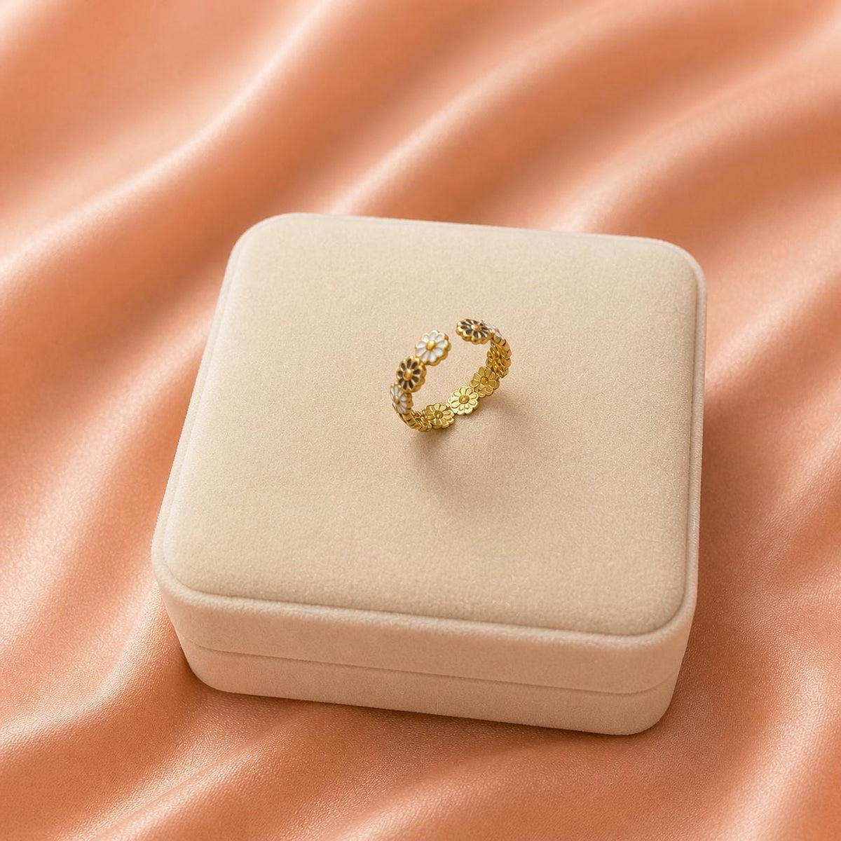 18K Gold Plated Daisy Ring, Adjustable Stainless Steel Floral Band, Nature Jewelry