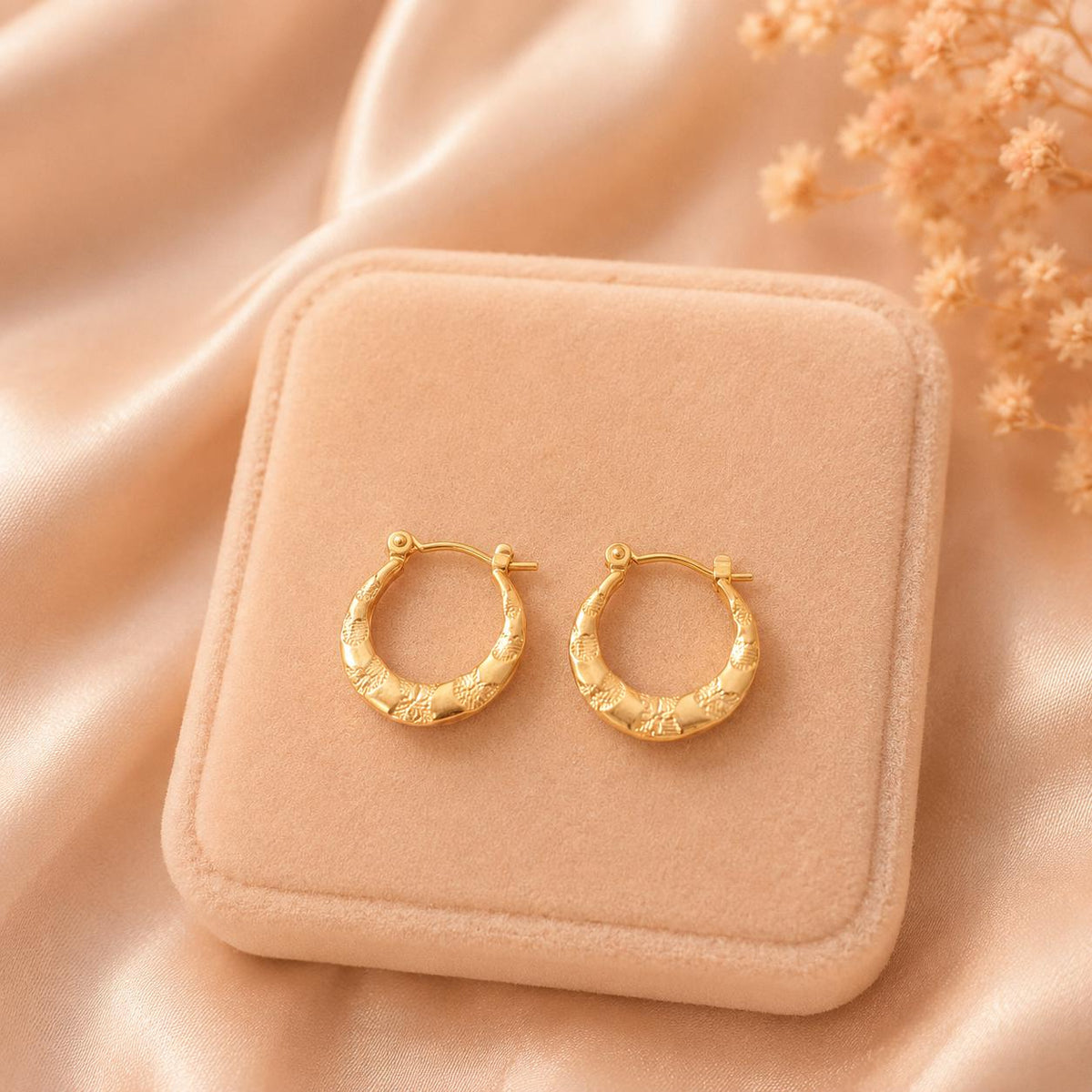 Textured 18K Gold Plated Hoop Earrings – Elegant Everyday Statement Jewelry