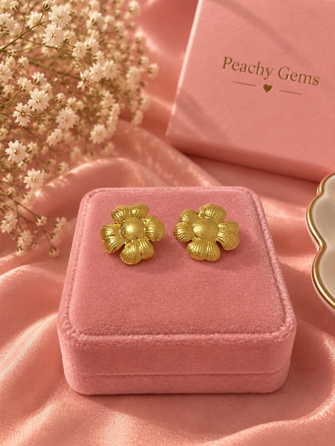 18K Gold Plated Flower Stud Earrings, Textured Petal Design, Vintage Botanical Jewelry