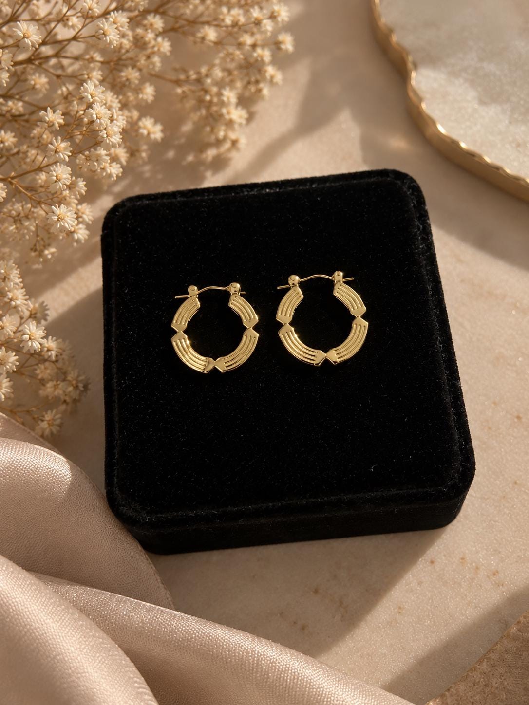 18K Gold Plated Ridged Hoop Earrings, Geometric Vintage Statement Jewelry